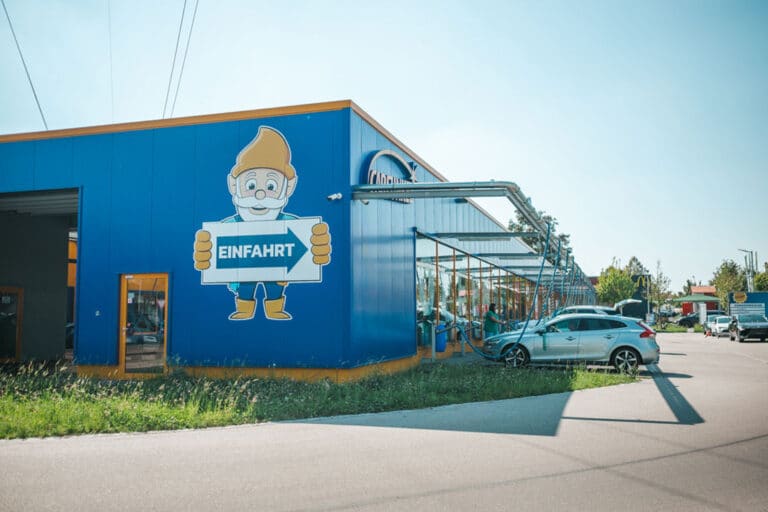 CARFUNKEL_Autowaschanlage_Textile_Waschstrasse_Landshut_Einfahrt