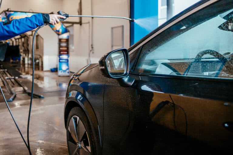 CARFUNKEL_Autowaschanlage_Waschstrasse_Dingolfing_Manuelle_Vorwaesche