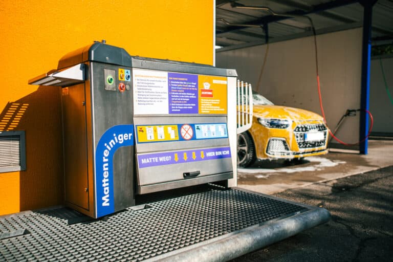 CARFUNKEL_Kolbermoor_Autowaschanlage_SB_Waesche_Kostenloser_Mattenwaescher